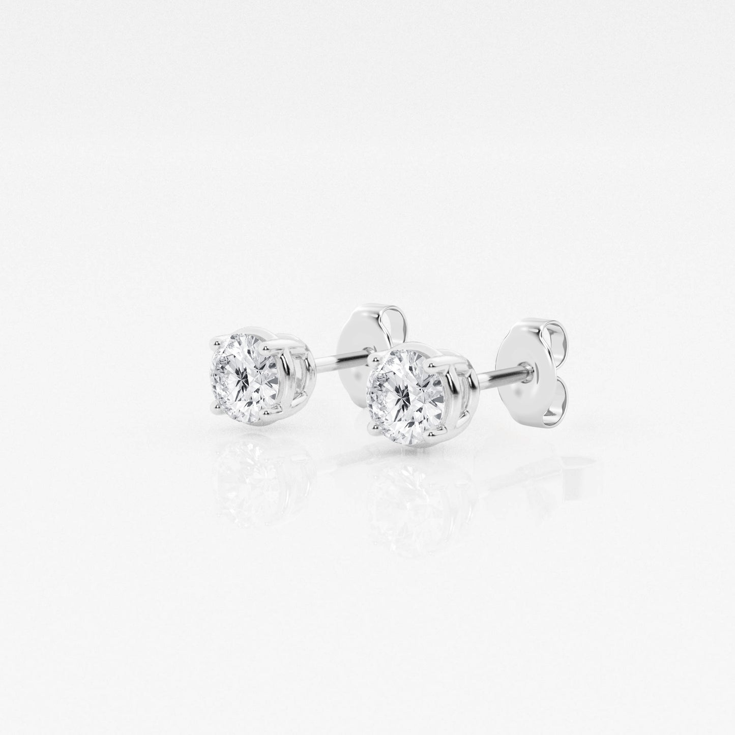 Round Solitaire earrings with four prongs