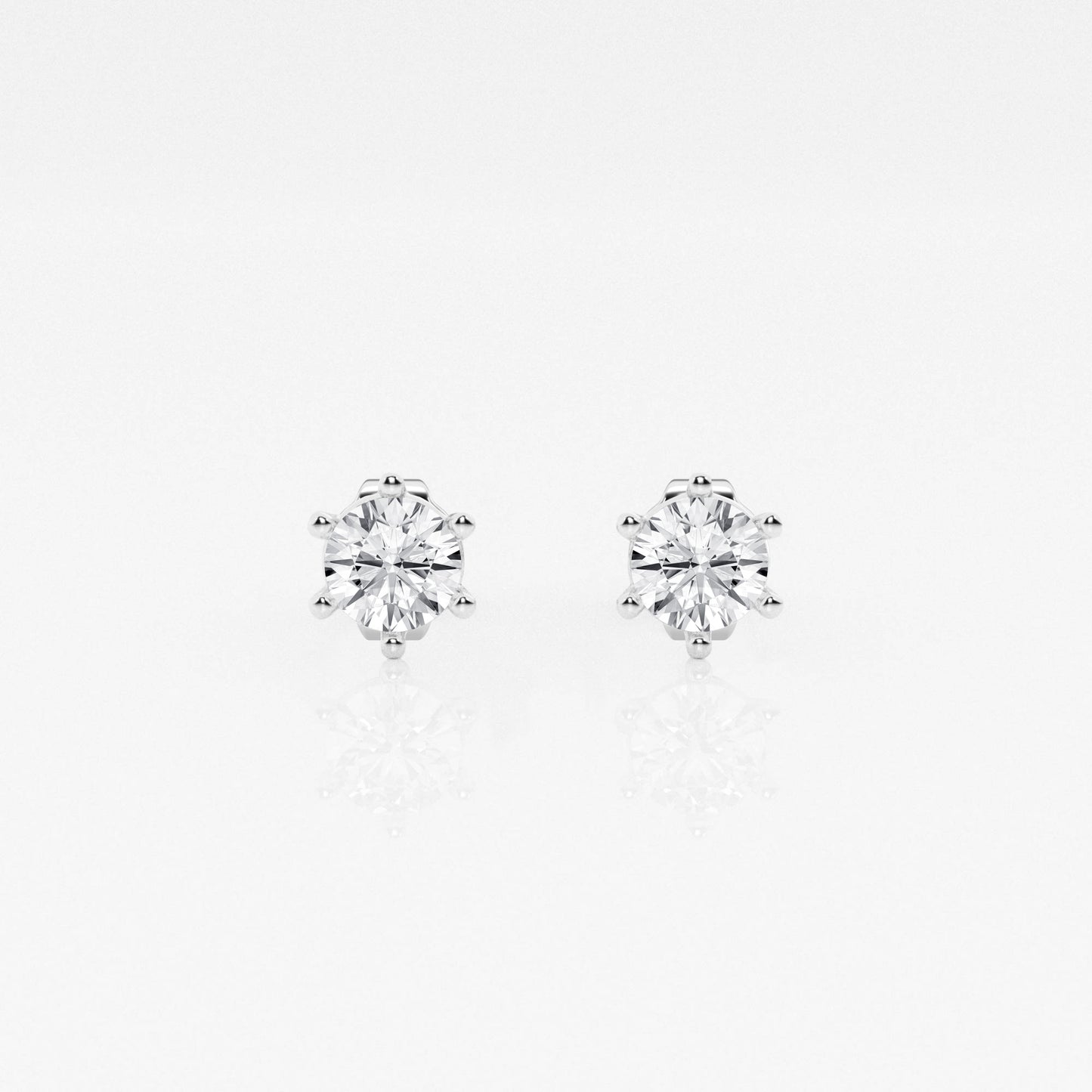 Round Solitaire earring with six prongs