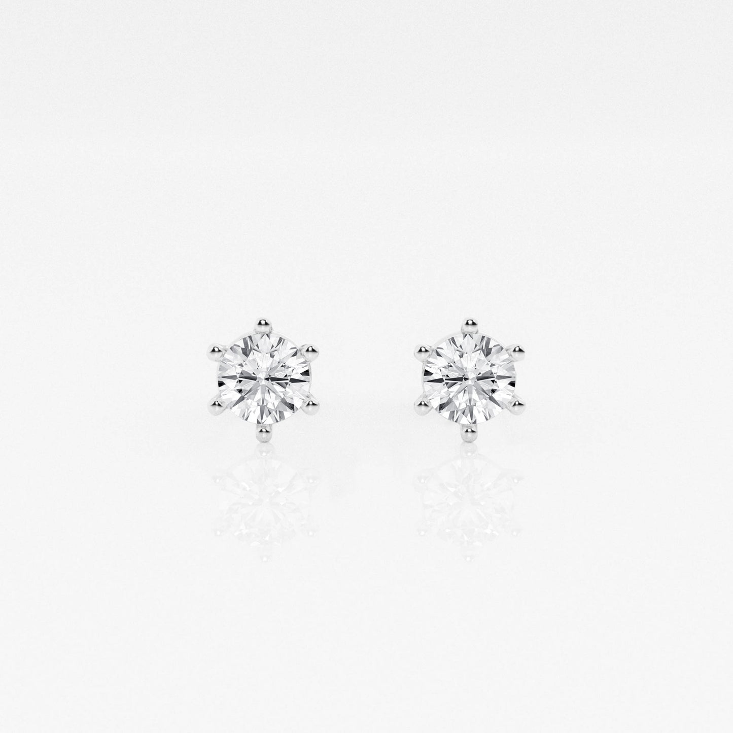 Round Solitaire earring with six prongs