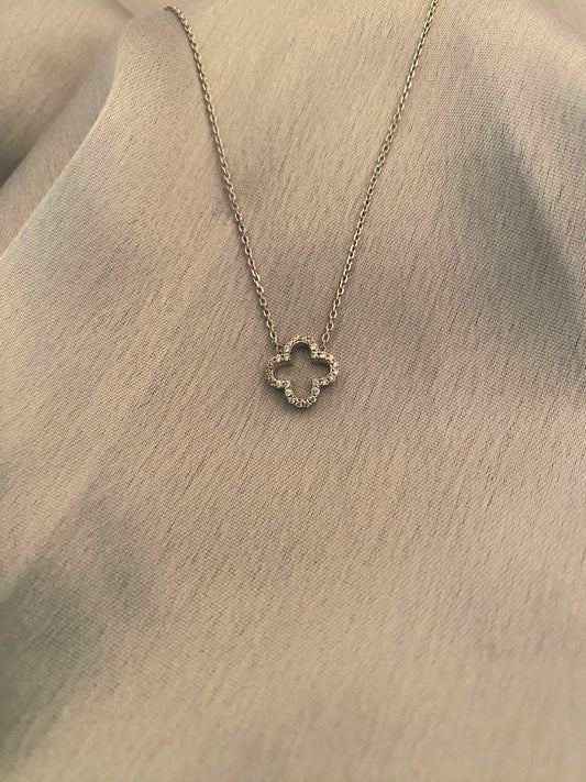 Clover necklace